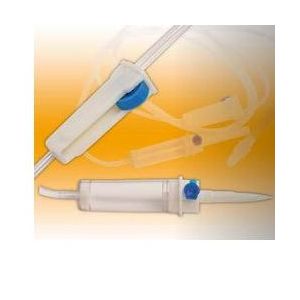 Deflussore per infusione con ago sterilizzato con ossido di etilene con roller apirogeno curain monouso 1 pezzo